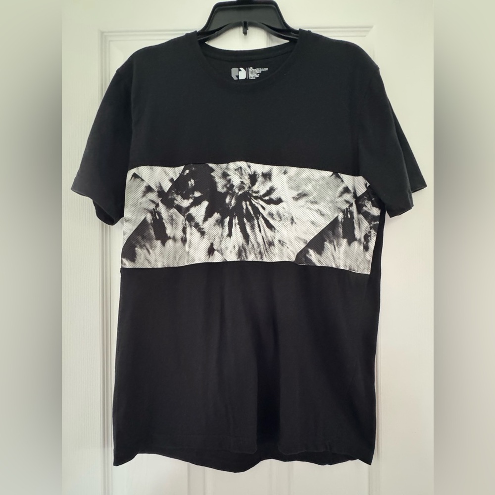 Men’s Black & White Graphic T-Shirt SZ Large